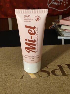 3 For $15 Bundle Sale!!! Deluxe Mini Mi-el Strawberry Kiss Sugar Scrub - Pink